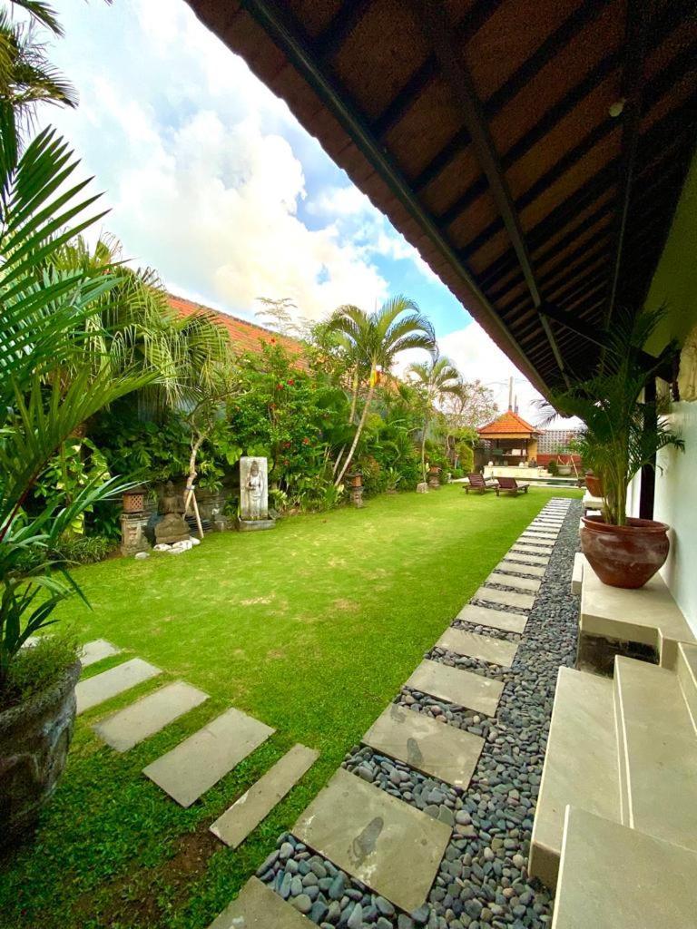 Hotel Puri Ayu Canggu Exterior foto
