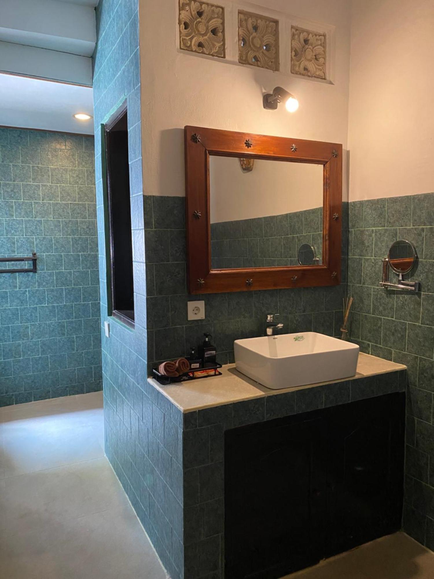 Hotel Puri Ayu Canggu Exterior foto
