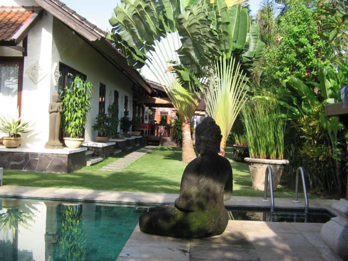 Hotel Puri Ayu Canggu Exterior foto